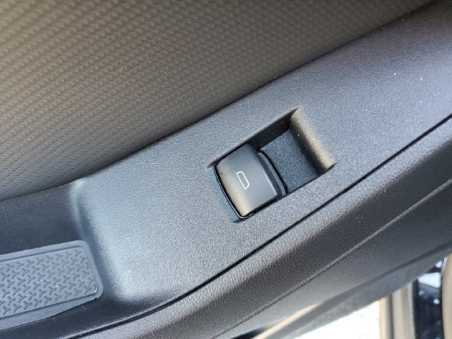 Used 2025 Chevrolet Equinox LT w/ Convenience Package II FWD image 19