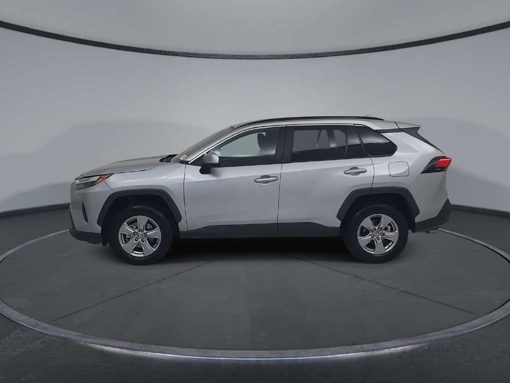Used 2025 Toyota RAV4 XLE AWD/4WD image 9
