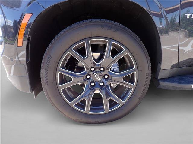 Used 2025 Chevrolet Tahoe High Country AWD/4WD image 6