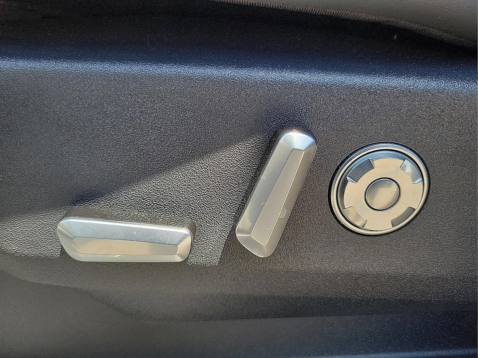 Used 2026 Lincoln Navigator Reserve AWD/4WD image 19