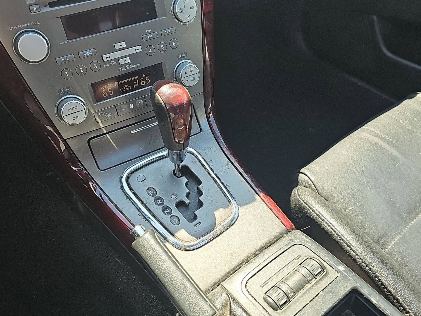 Used 2009 Subaru Outback 2.5i Limited image 11