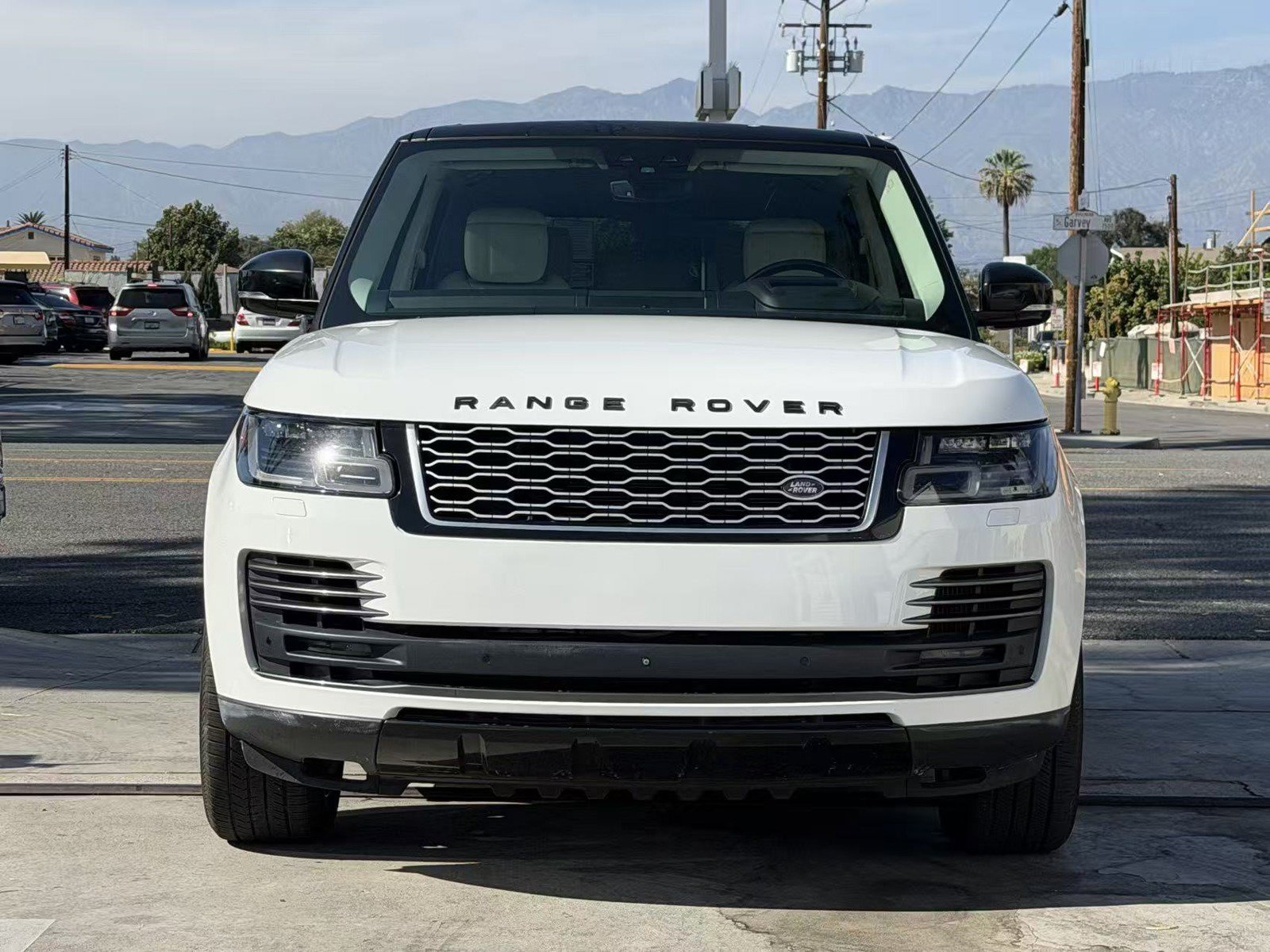 Used 2019 Land Rover Range Rover HSE AWD/4WD image 3