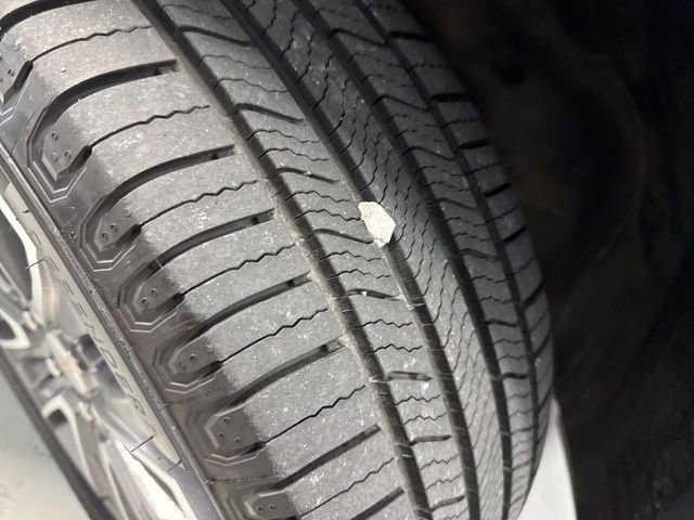 Used 2017 GMC Acadia SLT image 31