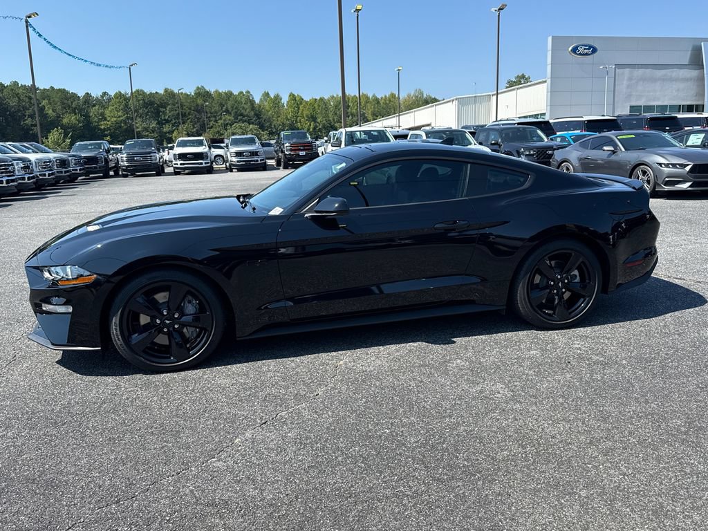 Used 2022 Ford Mustang GT Premium w/ Black Accent Package RWD image 4