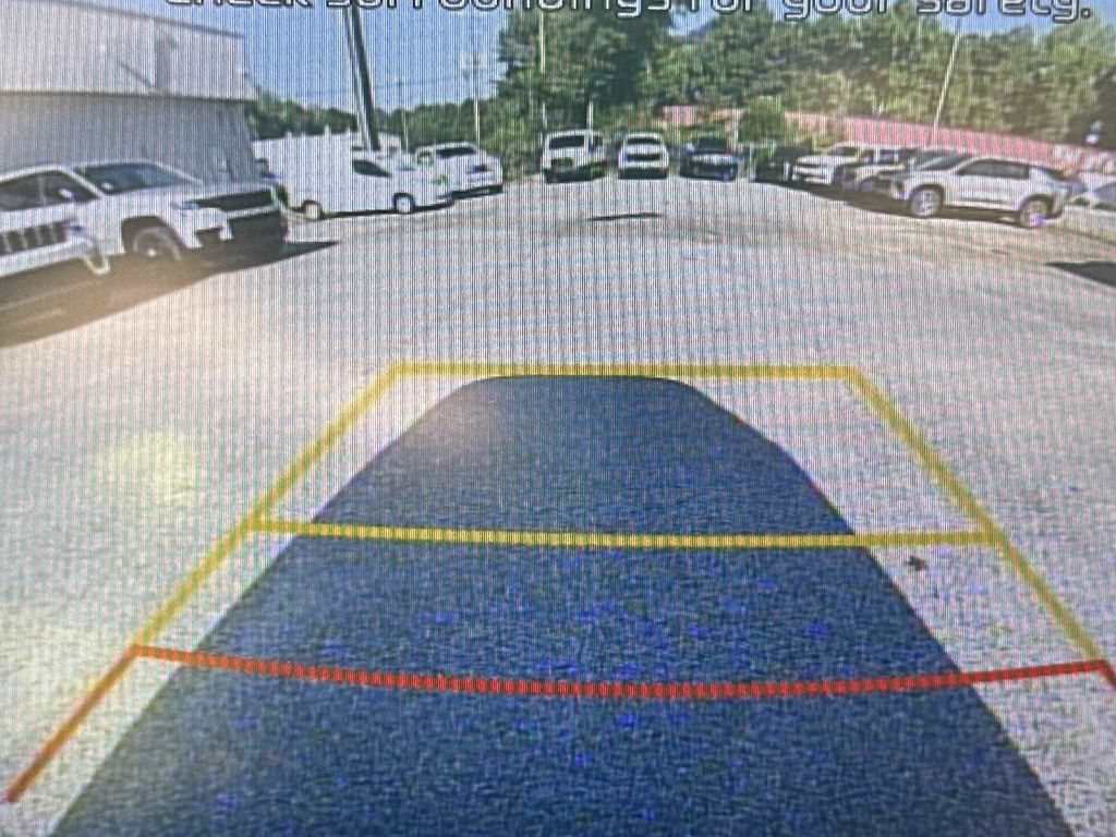 Used 2024 Kia Carnival LX FWD image 29