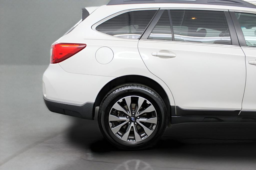 Used 2017 Subaru Outback 2.5i Limited image 32