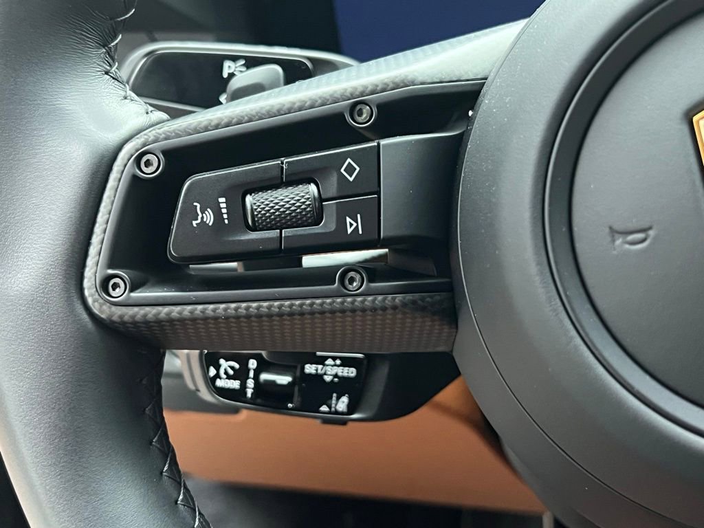 Used 2025 Porsche 911 Carrera 4 GTS image 8