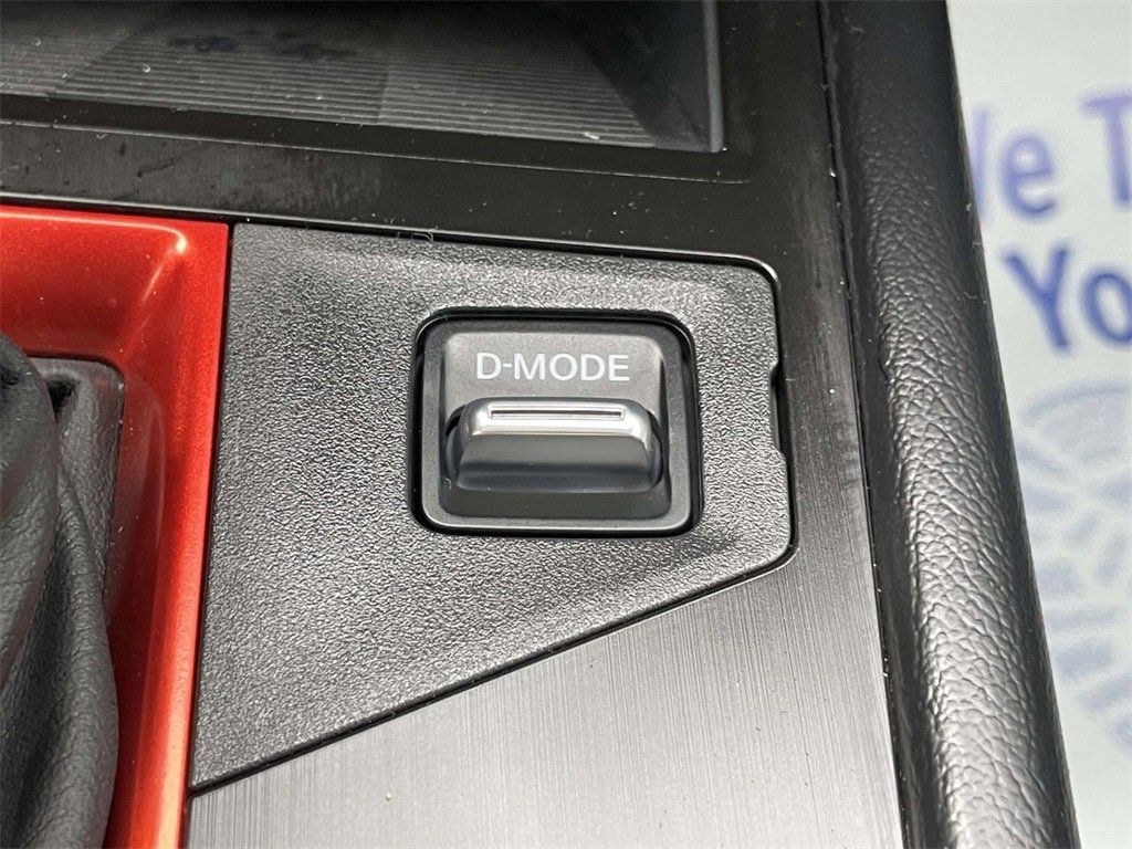 Certified 2025 Nissan Kicks SR w/ Illumination Package image 31