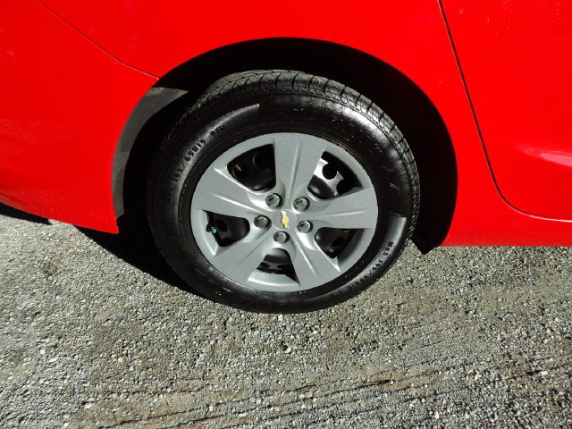 Used 2018 Chevrolet Cruze LS FWD image 9