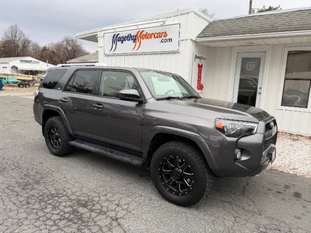 Used 2014 Toyota 4Runner 4WD image 1