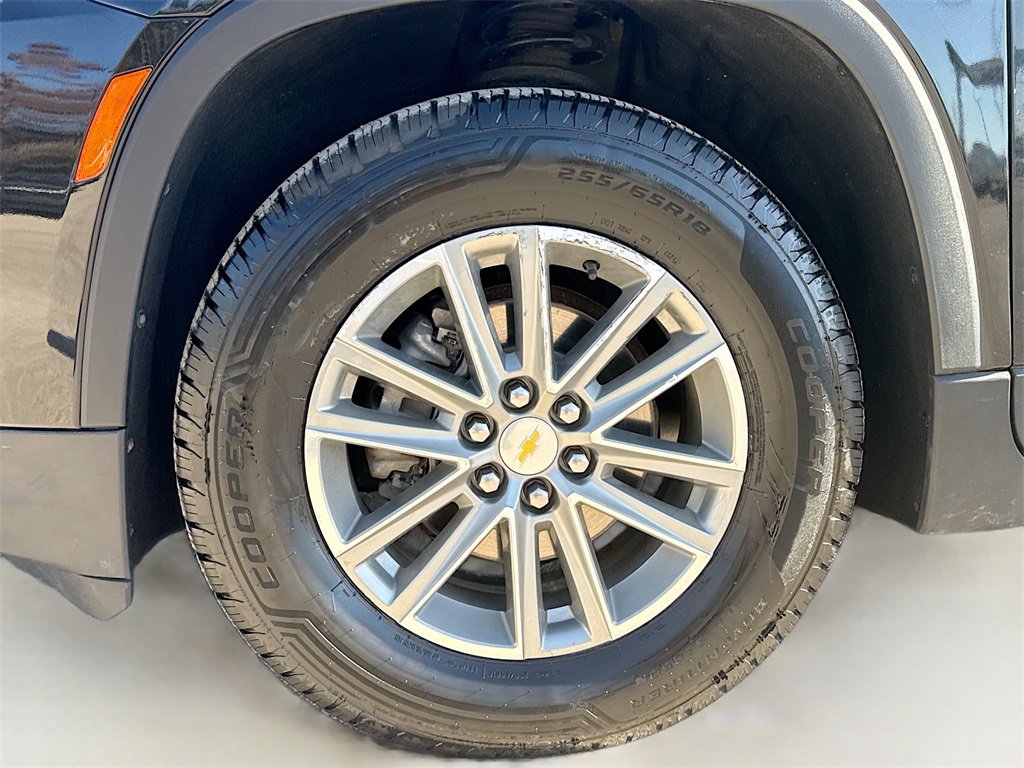 Used 2023 Chevrolet Traverse LT image 30