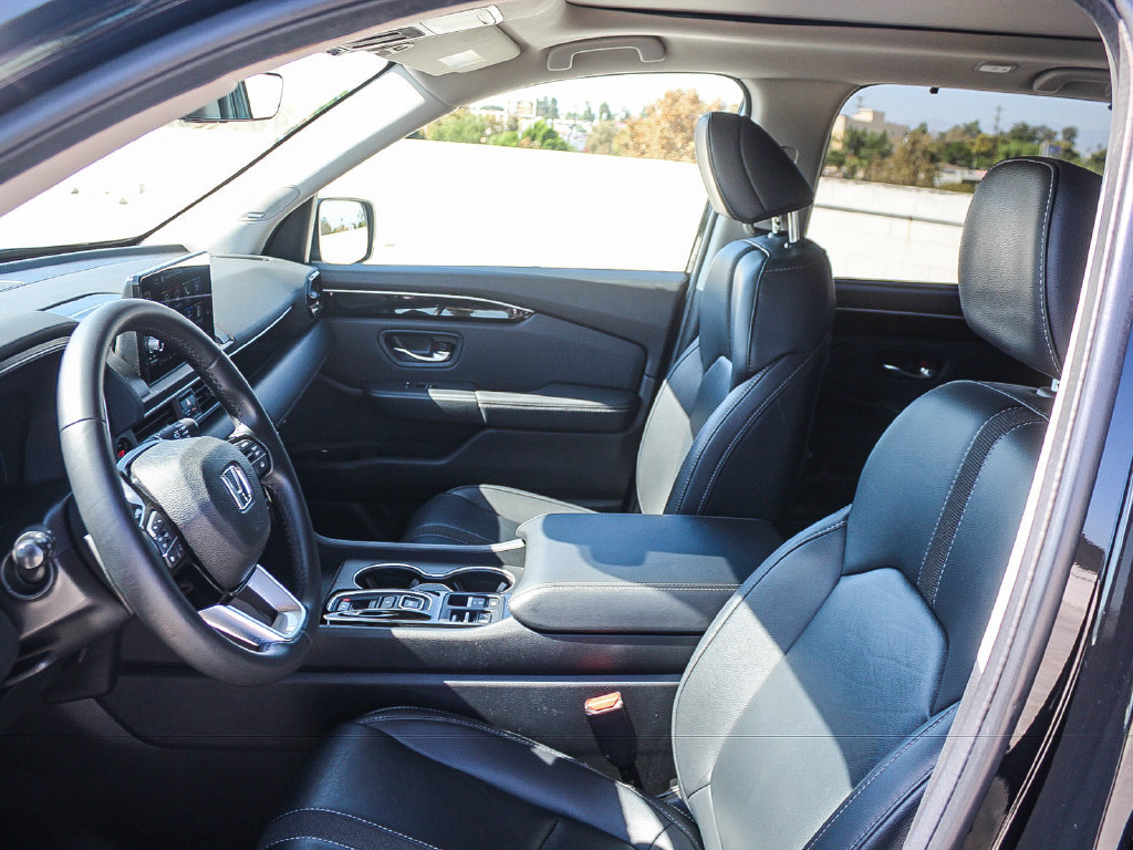 Certified 2025 Honda Pilot Touring image 18