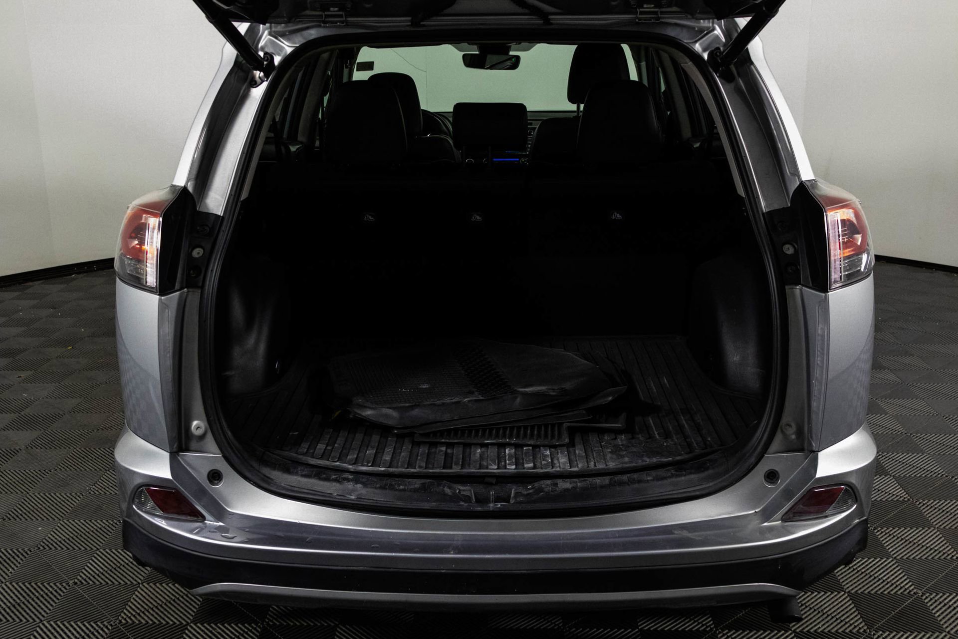 Used 2018 Toyota RAV4 Limited w/ All Weather Liner Package image 36