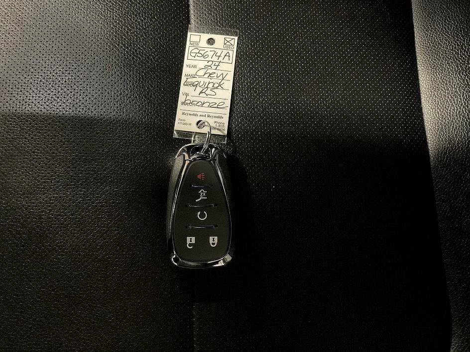 Used 2024 Chevrolet Equinox RS w/ RS Leather Package image 32