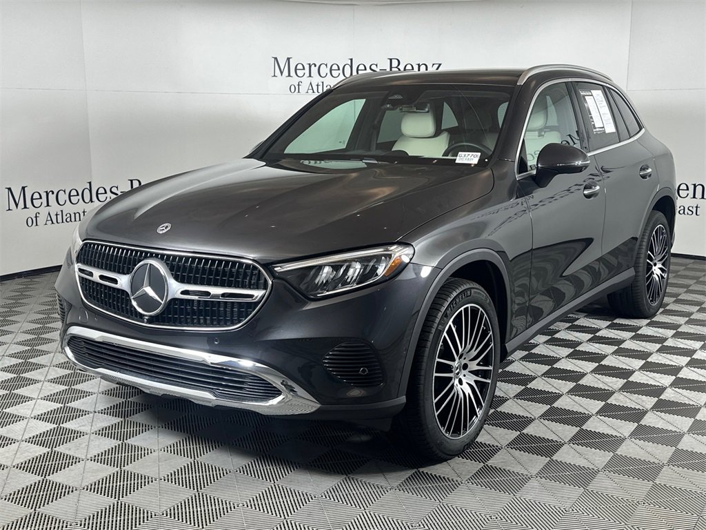 Certified 2025 Mercedes-Benz GLC 300 image 3