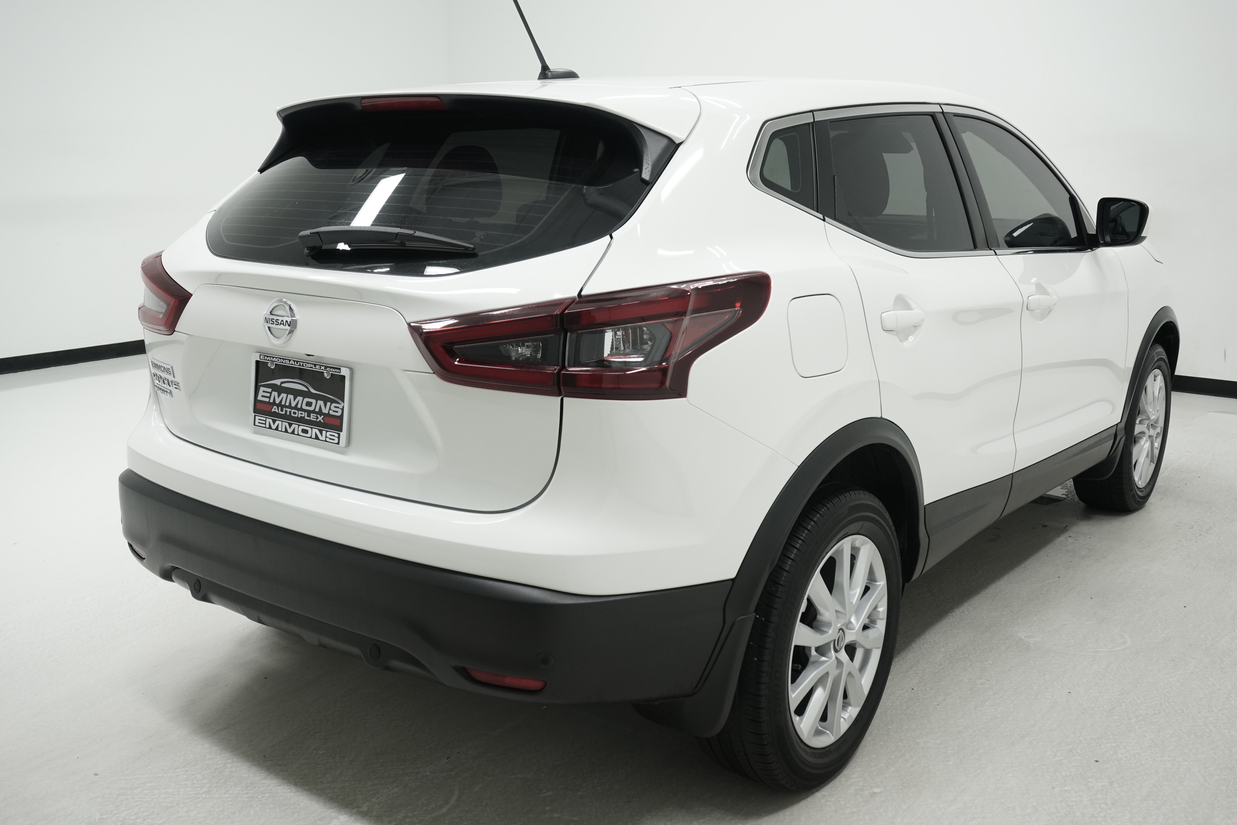 Used 2022 Nissan Rogue Sport S FWD image 4