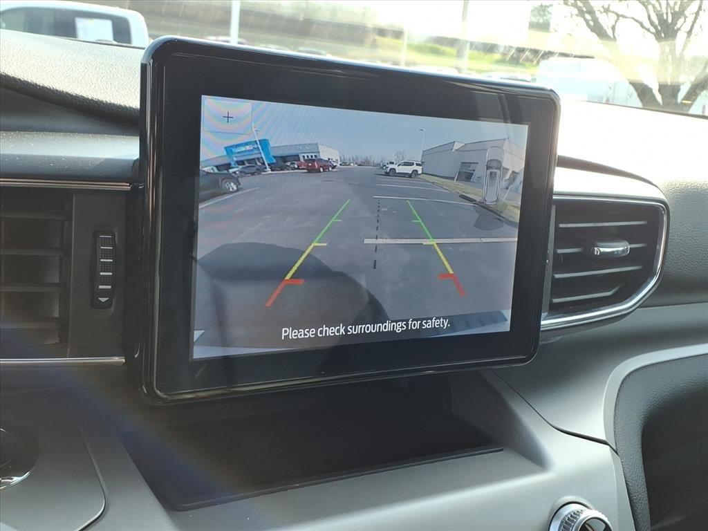 Used 2022 Ford Explorer XLT w/ Equipment Group 202A image 13