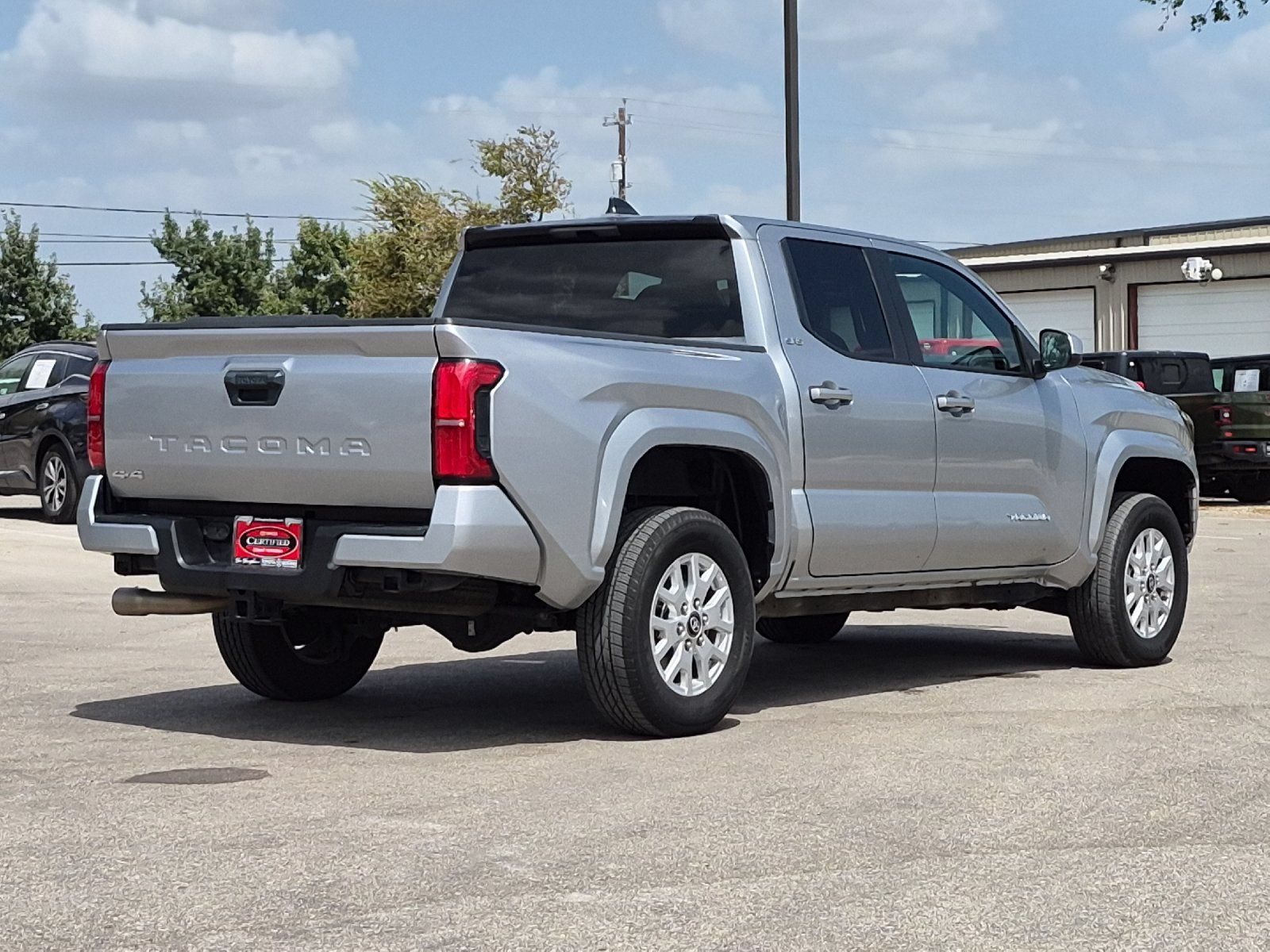 Used 2024 Toyota Tacoma SR5 AWD/4WD image 5