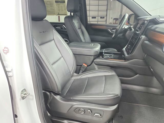 Used 2025 GMC Yukon XL Denali image 38