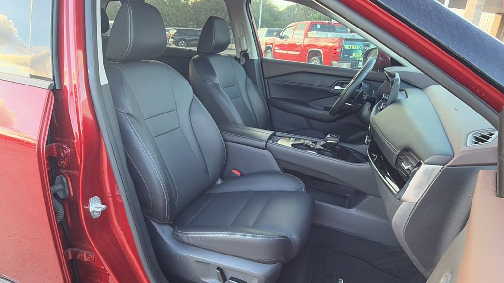 Used 2023 Nissan Rogue SL w/ SL Premium Package image 28