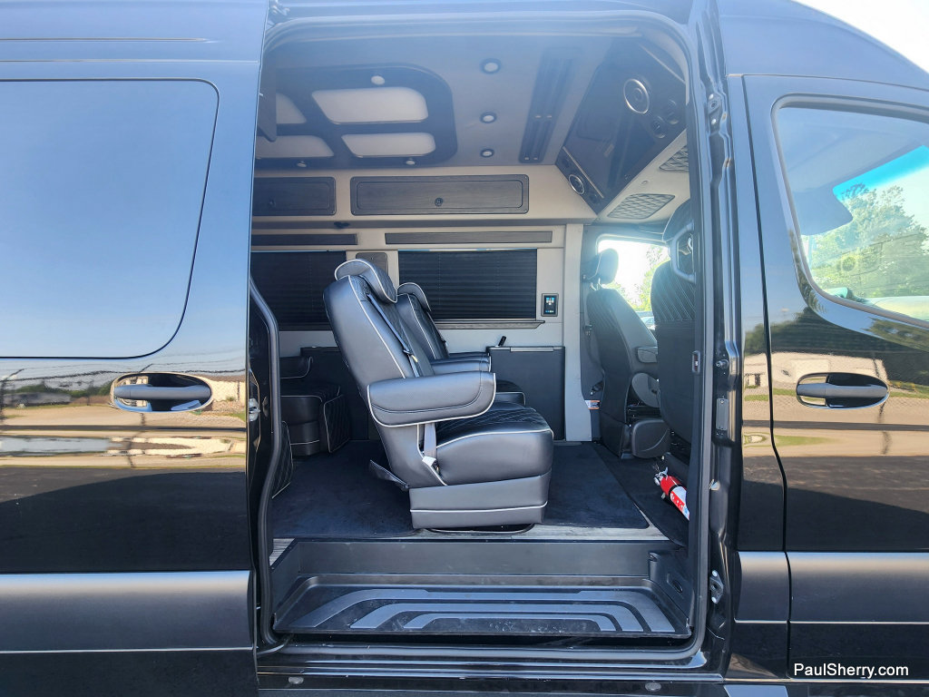 Used 2024 Mercedes-Benz Sprinter 3500 image 38
