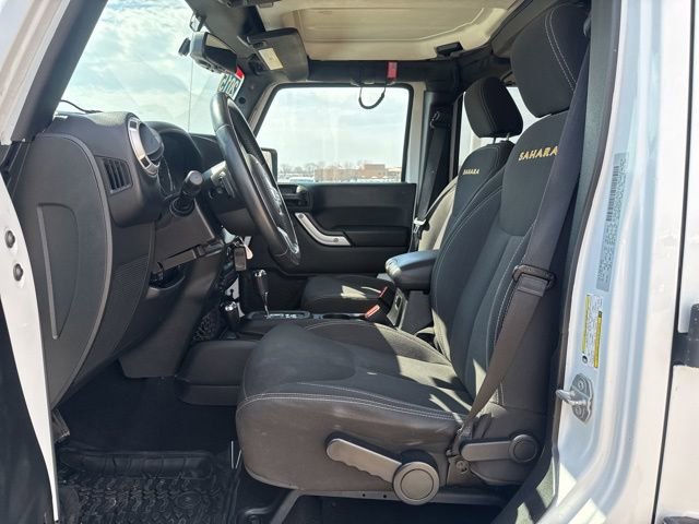 Used 2015 Jeep Wrangler Unlimited Sahara w/ Max Tow Package image 10