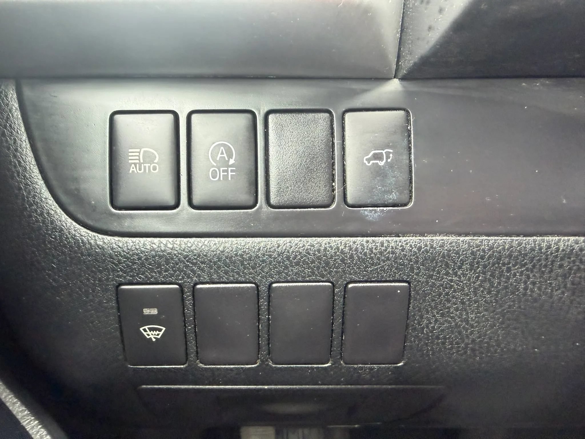 Used 2017 Toyota Highlander XLE w/ Carpet Mat Package AWD/4WD image 17