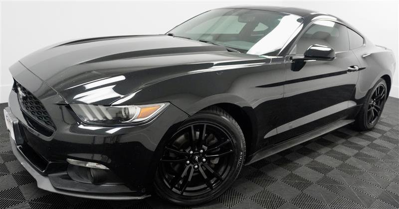 Used 2017 Ford Mustang Coupe image 2
