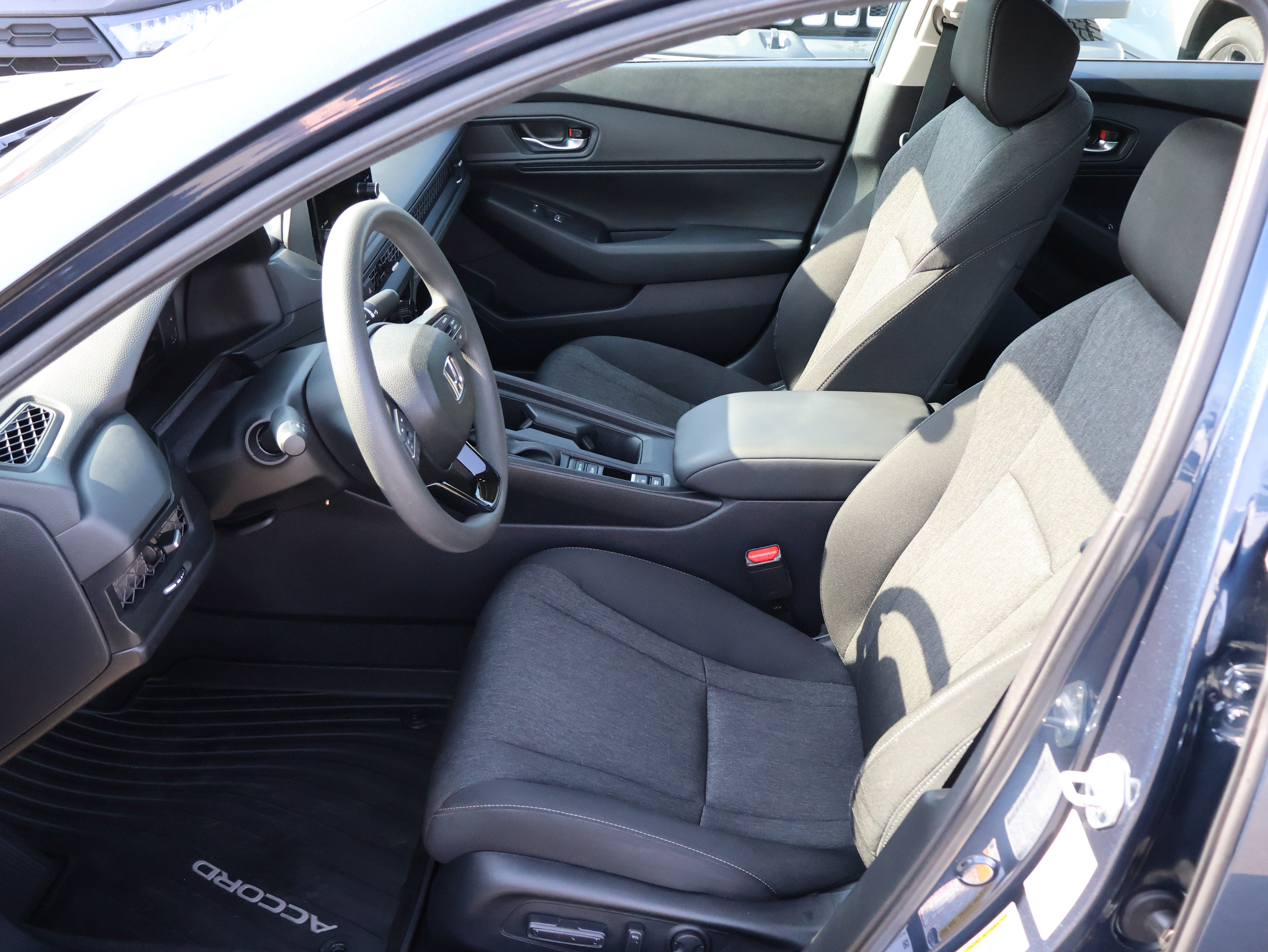 Used 2025 Honda Accord SE image 16