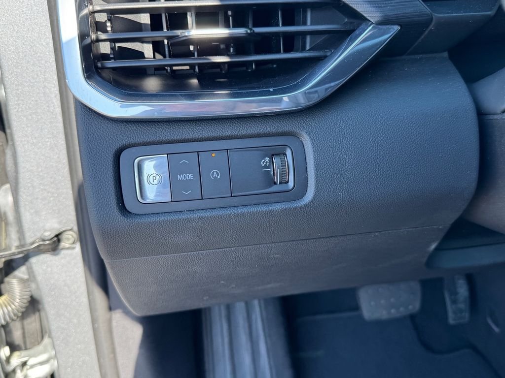 Used 2025 GMC Acadia Elevation FWD image 23