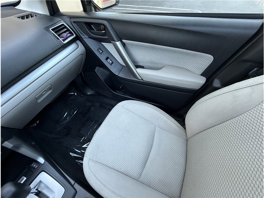 Used 2017 Subaru Forester 2.5i Premium AWD/4WD image 10