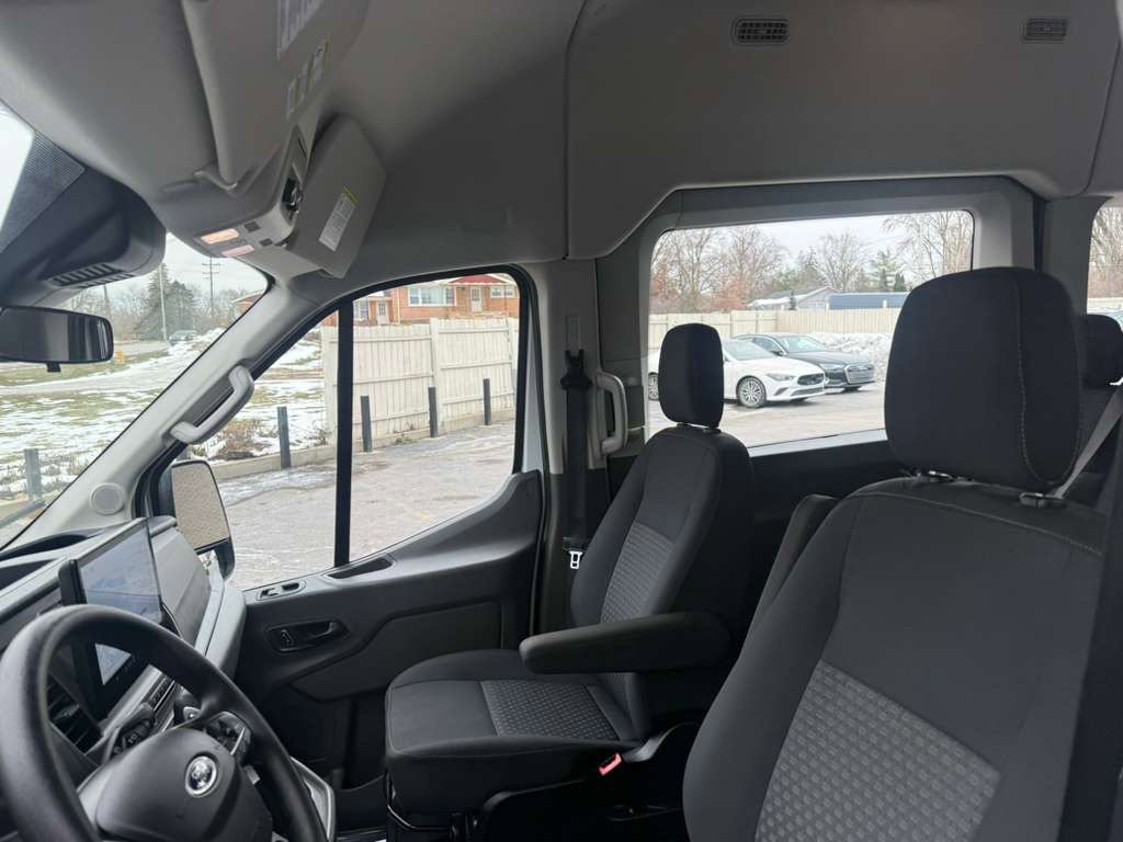 Used 2022 Ford Transit 350 XLT image 29