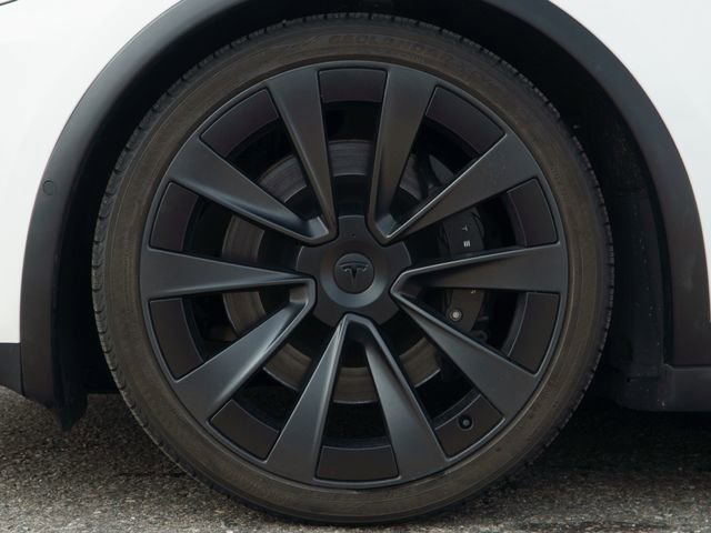 Used 2022 Tesla Model X image 12