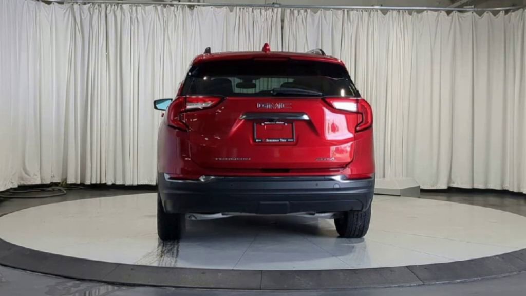 Used 2022 GMC Terrain AT4 w/ Infotainment Package II image 9