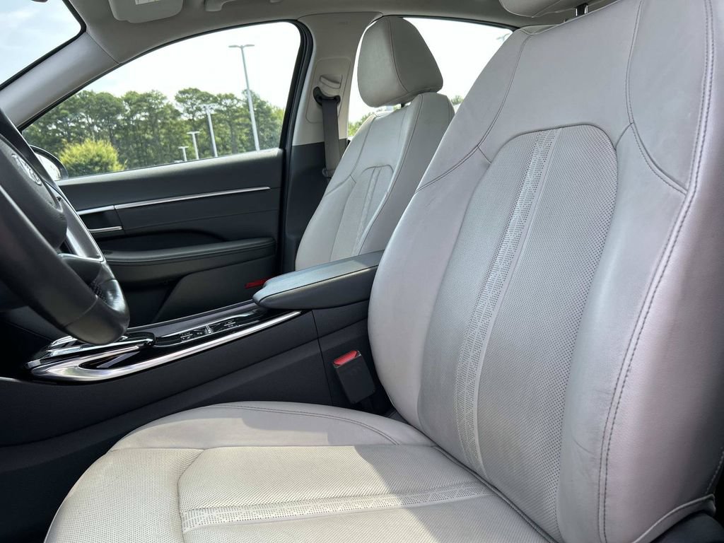 Used 2022 Hyundai Sonata Limited w/ Cargo Package FWD image 26