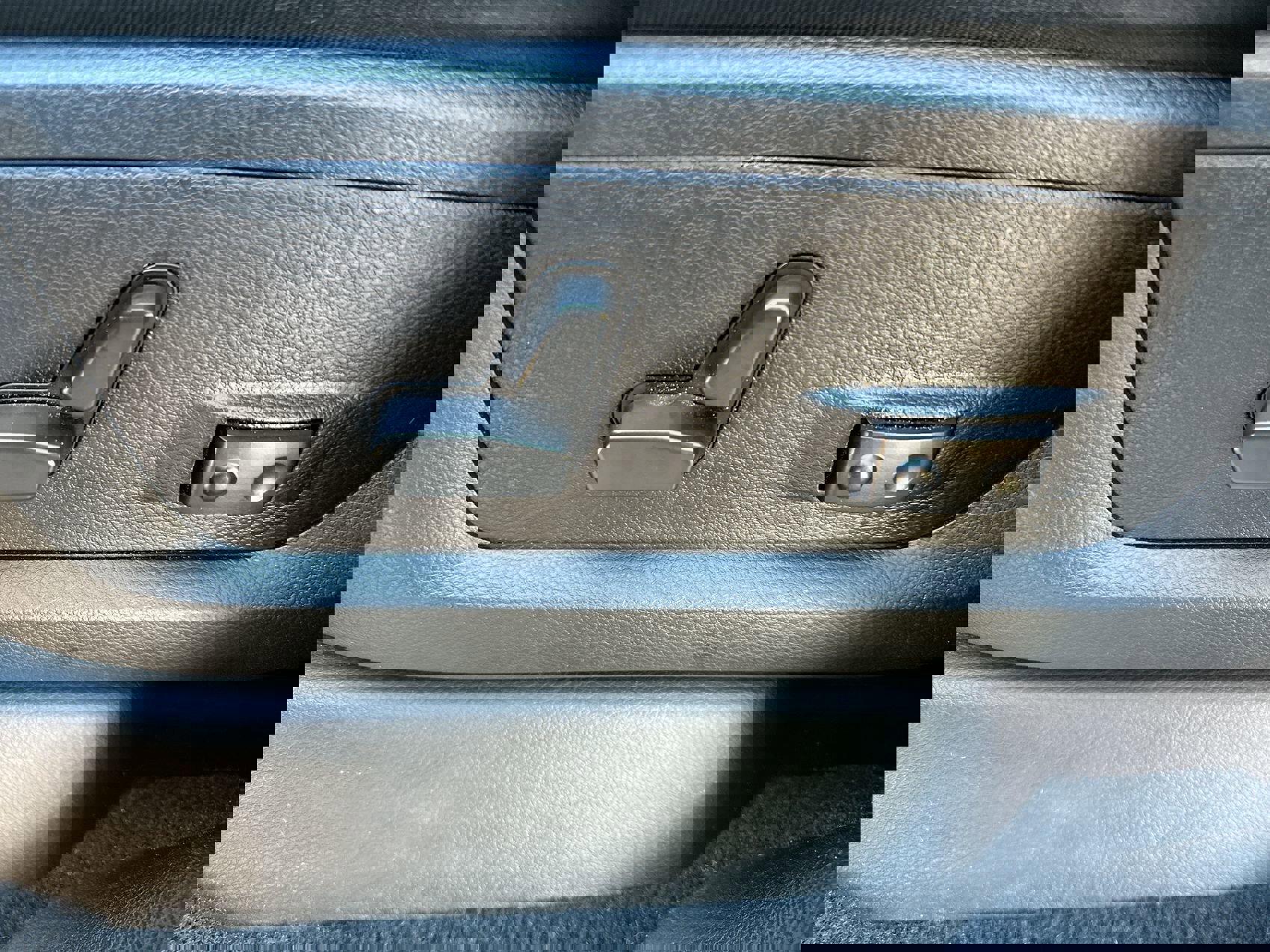 Used 2022 RAM 2500 Limited image 12