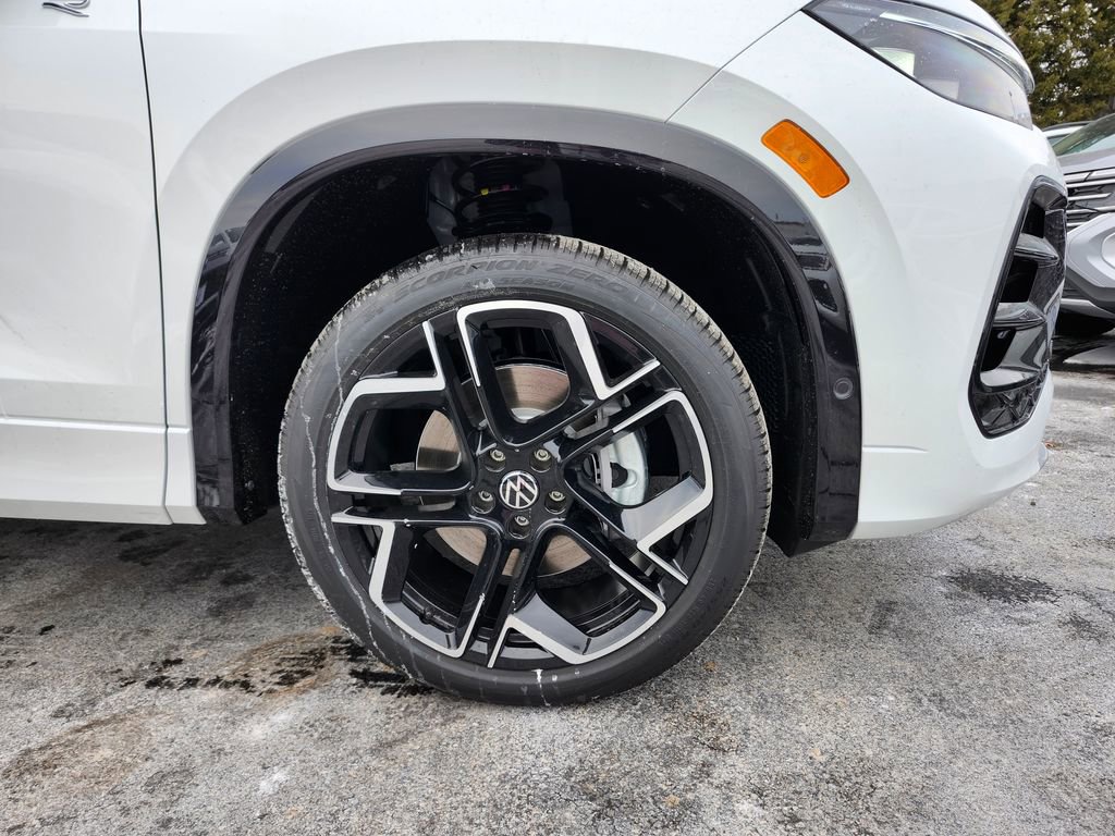 New 2026 Volkswagen Tiguan SEL R-Line image 11