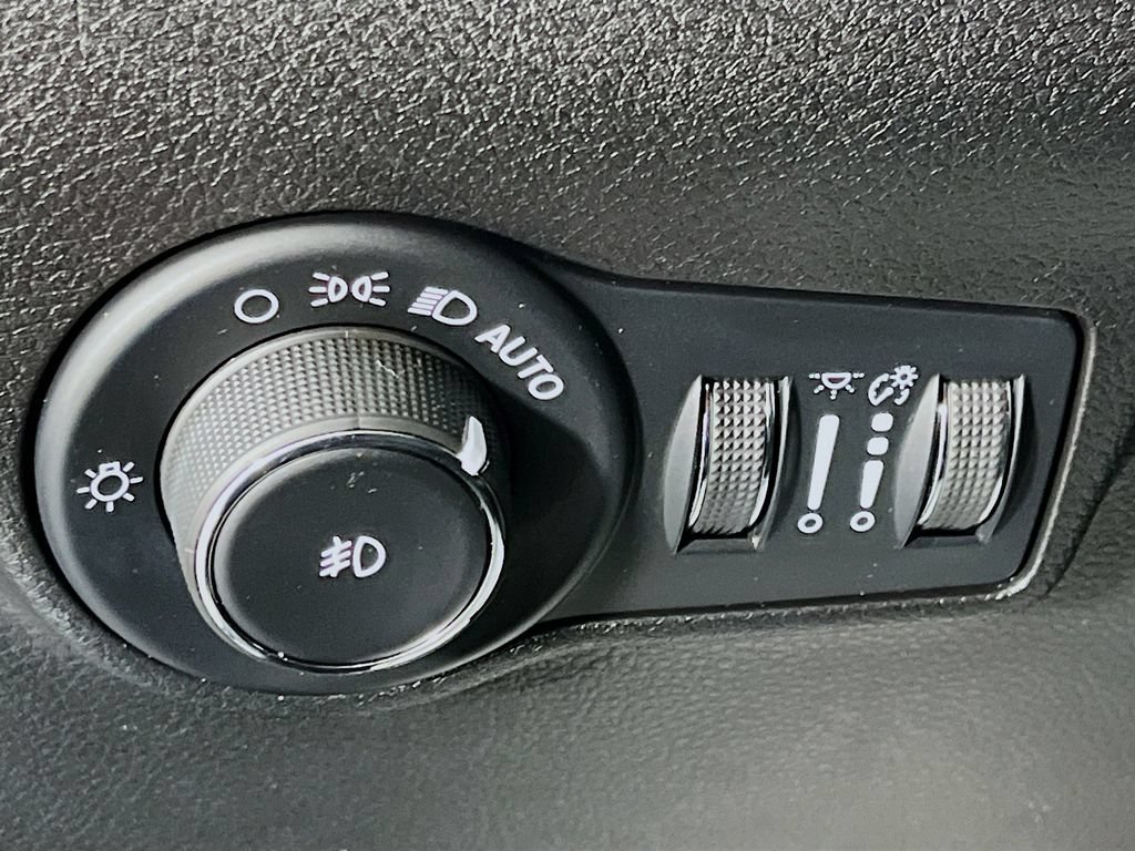 Used 2022 Jeep Compass Limited AWD/4WD image 13