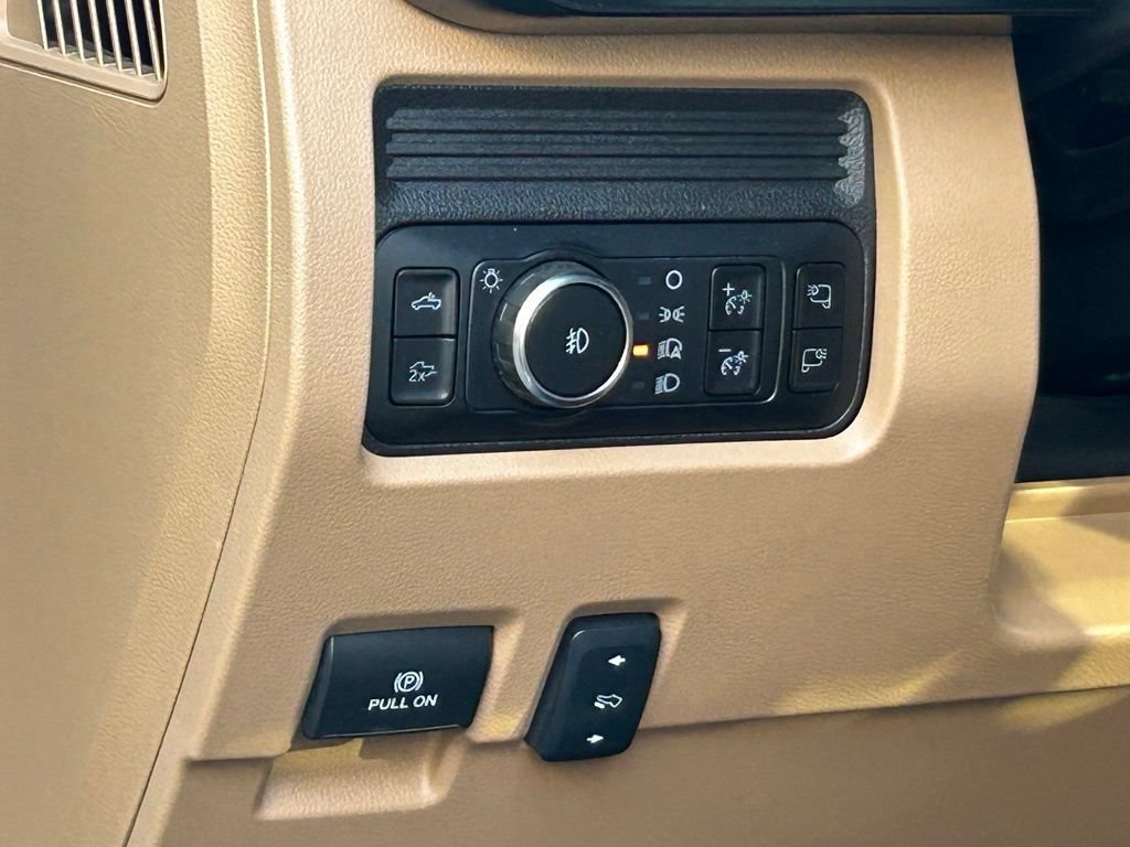 Used 2026 Ford F250 Lariat AWD/4WD image 36