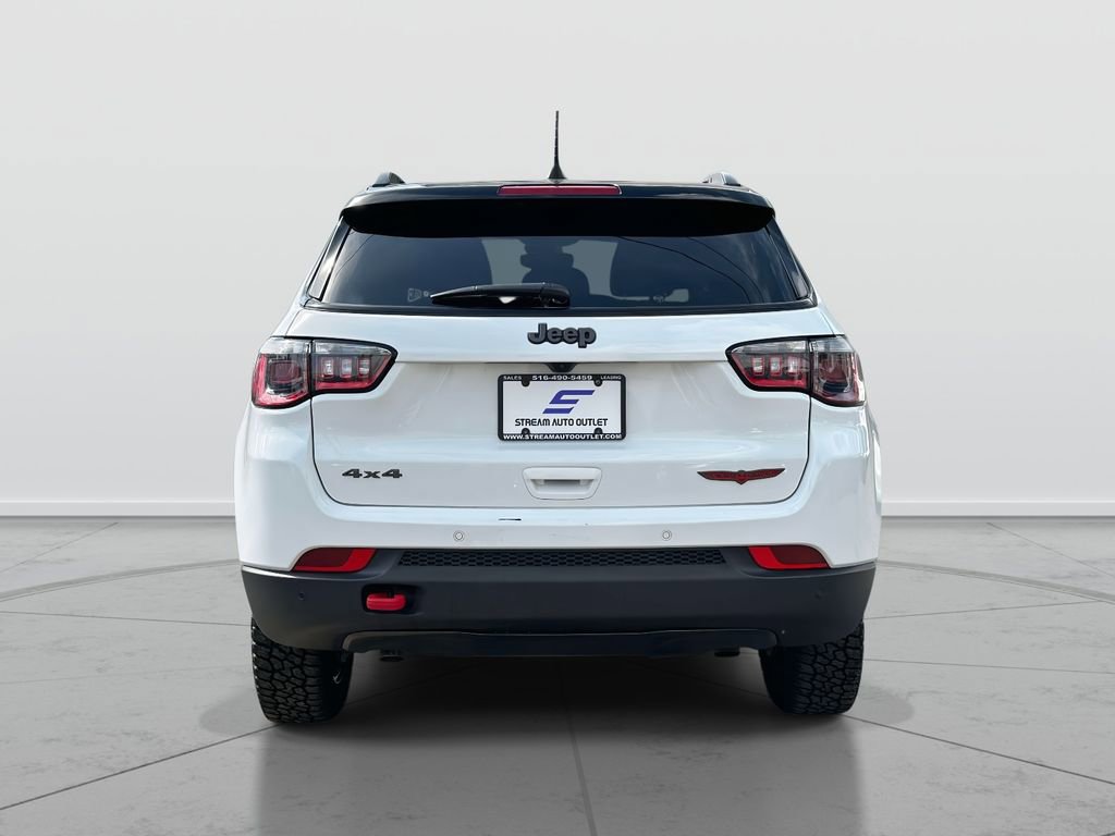 Used 2024 Jeep Compass Trailhawk image 6