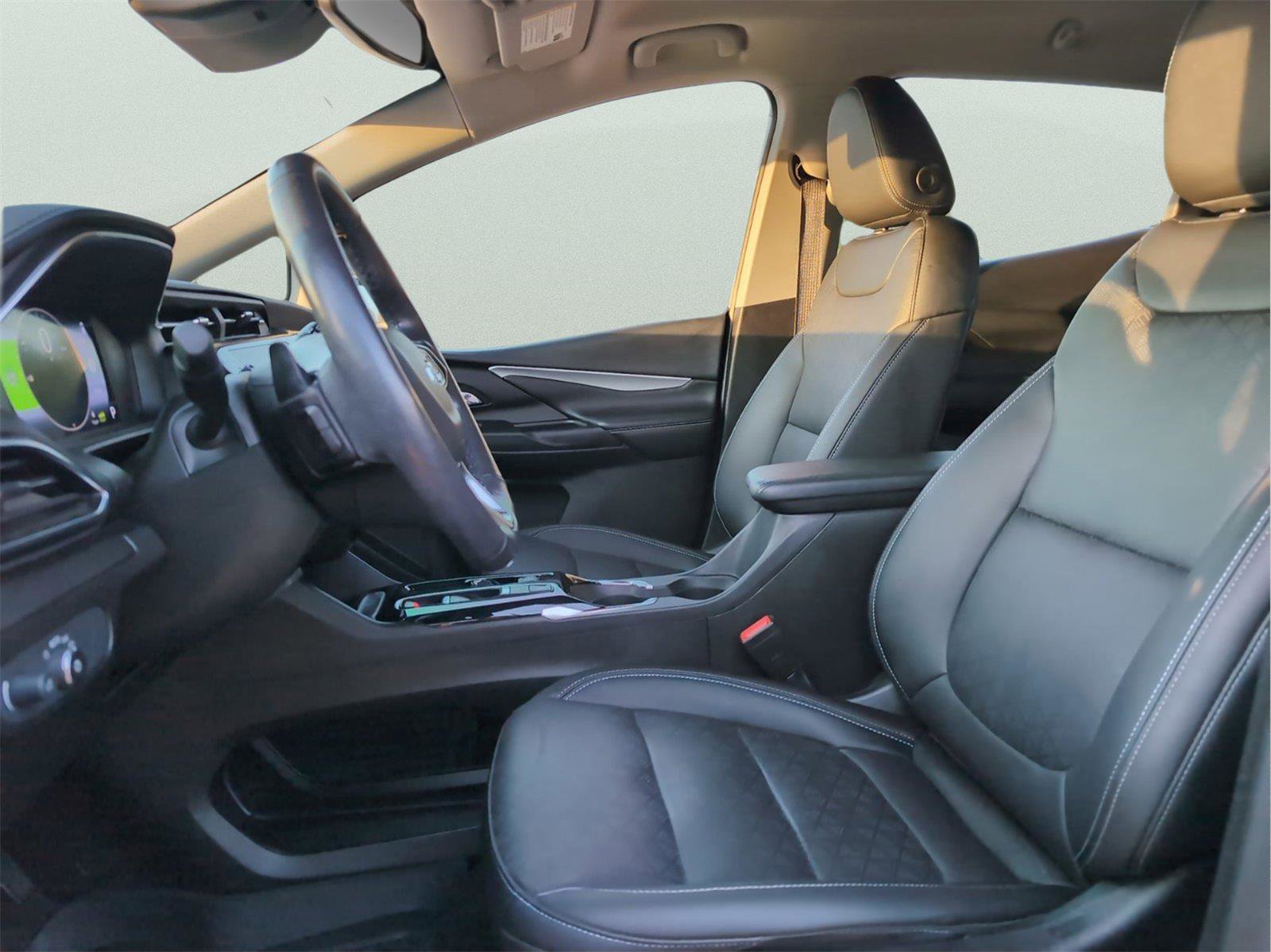 Used 2022 Chevrolet Bolt LT w/ Infotainment Package image 16