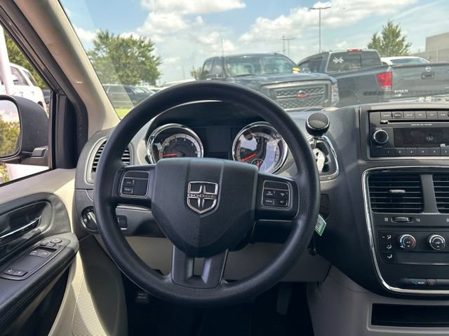 Used 2016 Dodge Grand Caravan American Value Package FWD image 20