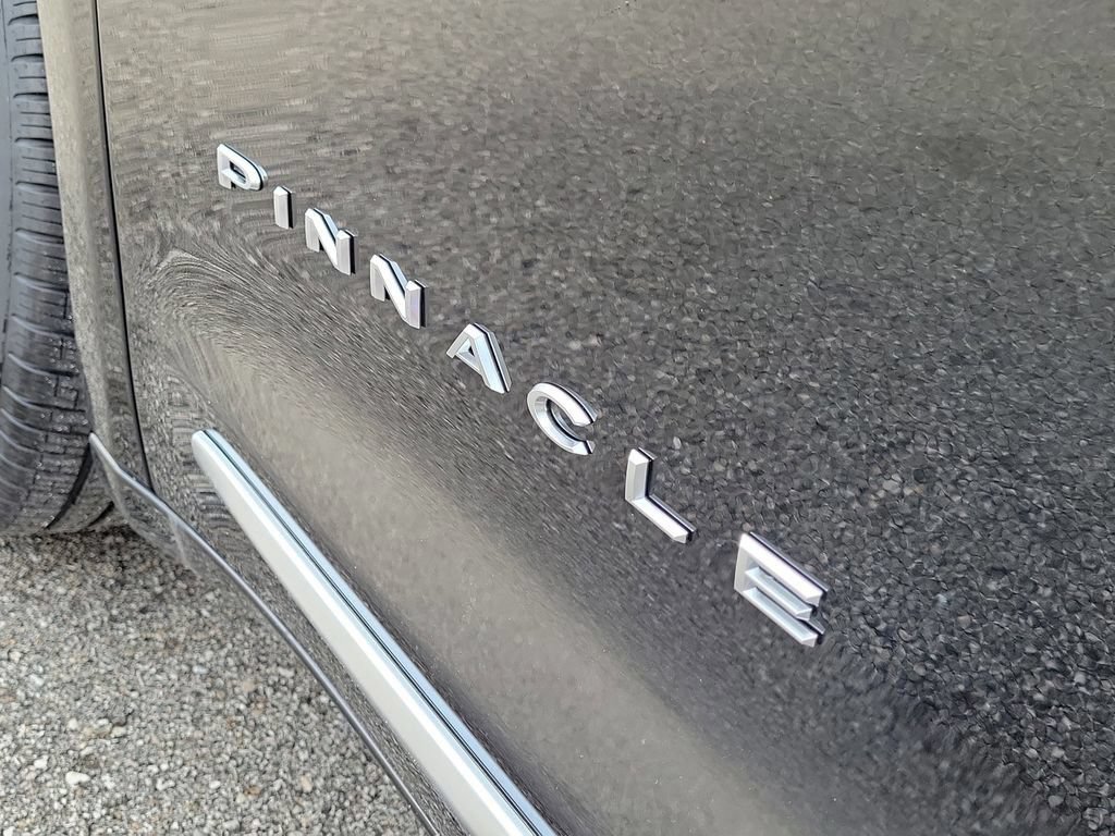 New 2026 Chrysler Pacifica Pinnacle w/ Trailer Tow Group AWD/4WD image 8