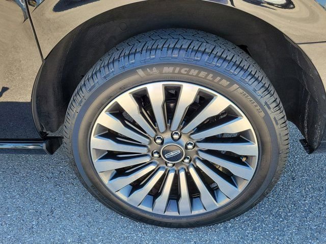 Certified 2020 Lincoln Navigator L Reserve w/ Luxury Package AWD/4WD image 10