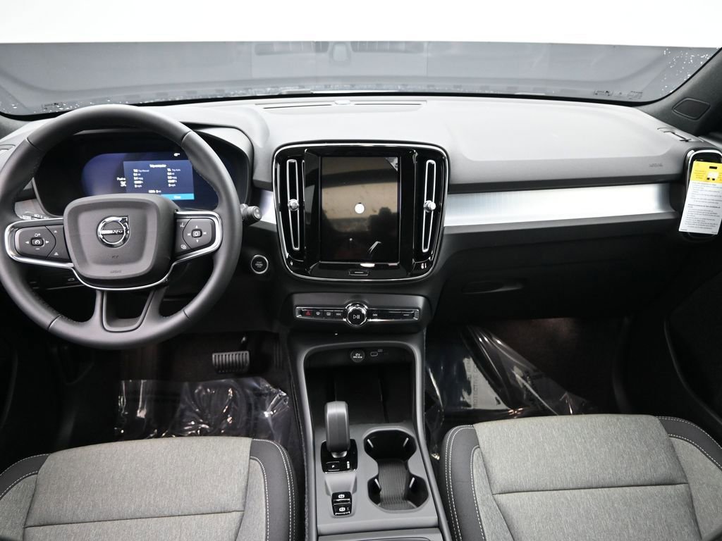 New 2026 Volvo XC40 B5 Core w/ Protection Package Premier AWD/4WD image 19