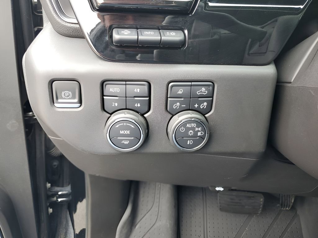 Used 2023 Chevrolet Silverado 1500 ZR2 w/ Technology Package image 33