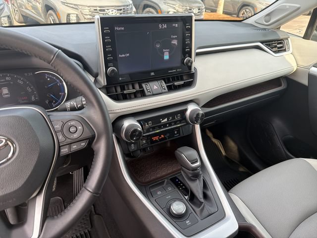 Used 2022 Toyota RAV4 Limited AWD/4WD image 30