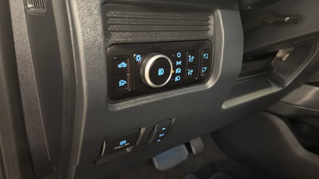 Used 2025 Ford F250 Lariat AWD/4WD image 17