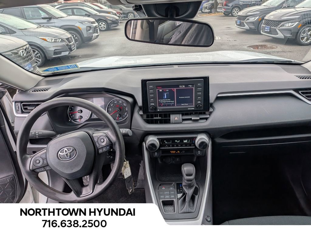 Used 2021 Toyota RAV4 LE AWD/4WD image 6
