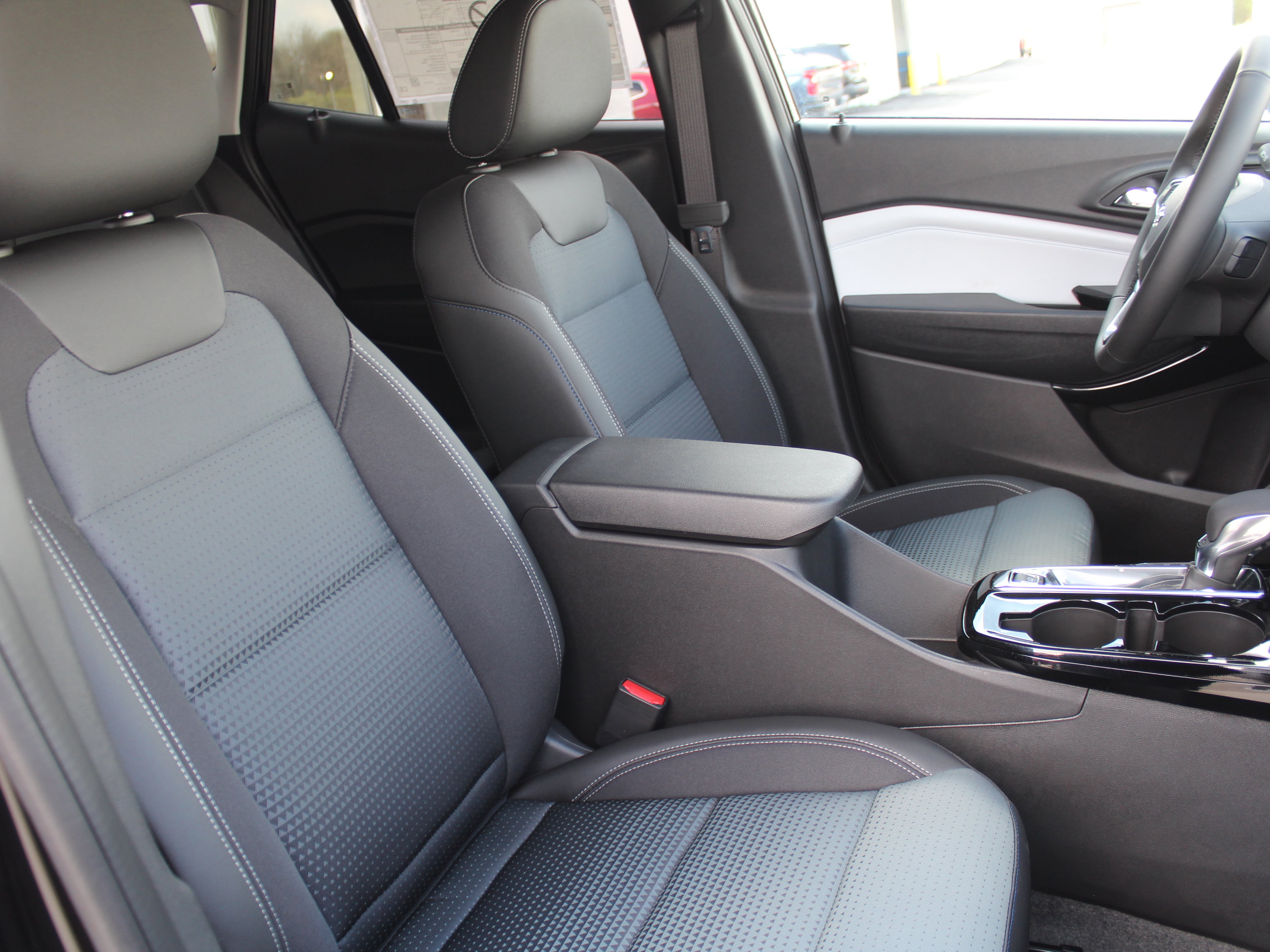 New 2026 Chevrolet Trax LT w/ Driver Confidence Package FWD image 15